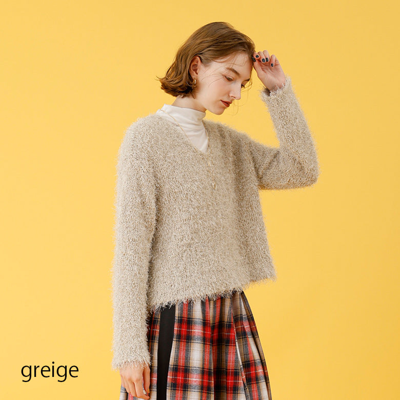 Vネックシャギーニット