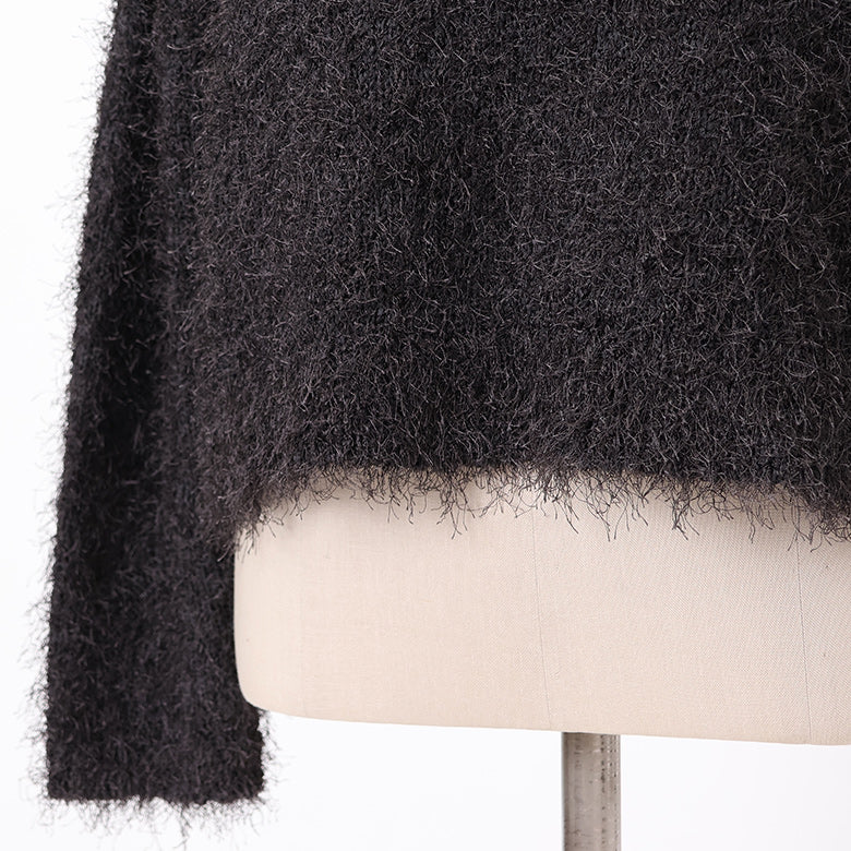 Vネックシャギーニット